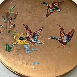Vintage STRATTON 1940 Gold Tin with Flying Ducks compact mirror 🦆